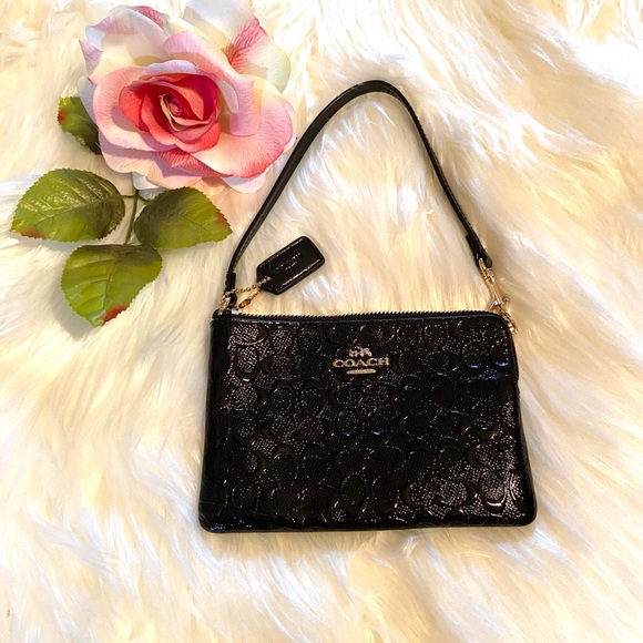 NEW-COACH BLACK LEATHER C-SIGNATURE WRISTLET nwot - Picture 4 of 4